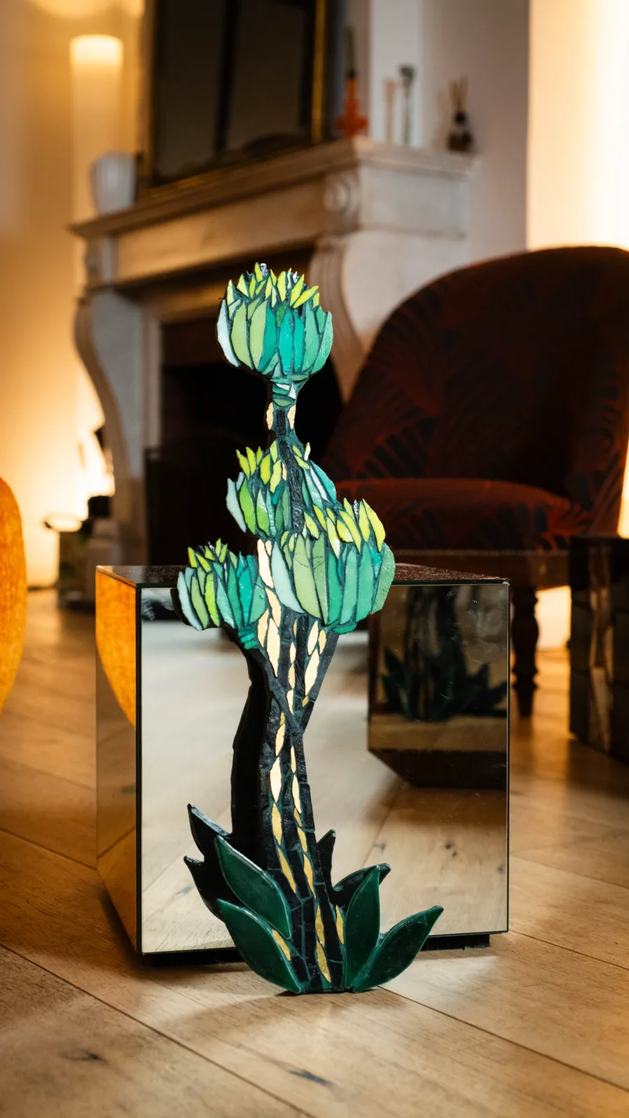 Pavot, bijou de mur en mosaïque · Carreaux de verre · Juliette Nass Studio, Marseille